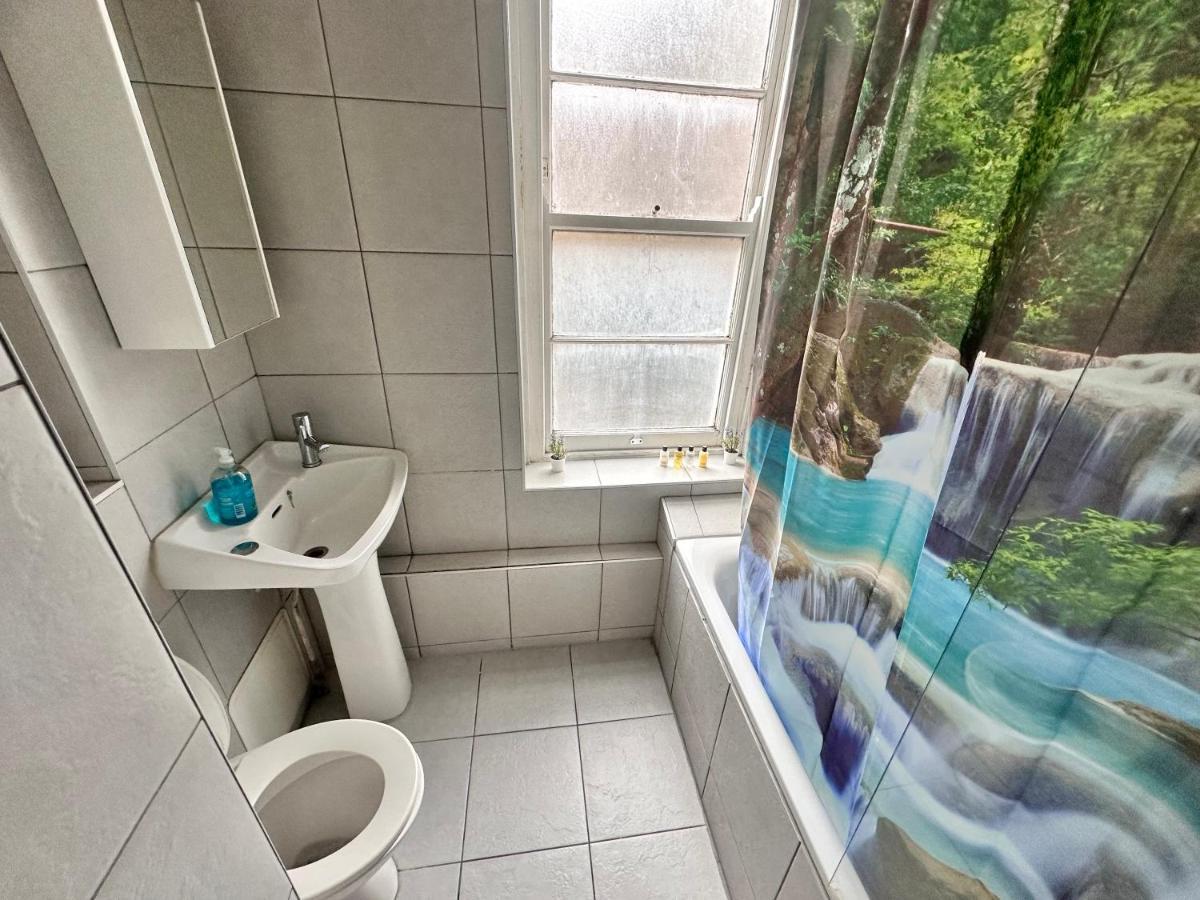 Lovely Compact Budget Flat In Central Londra