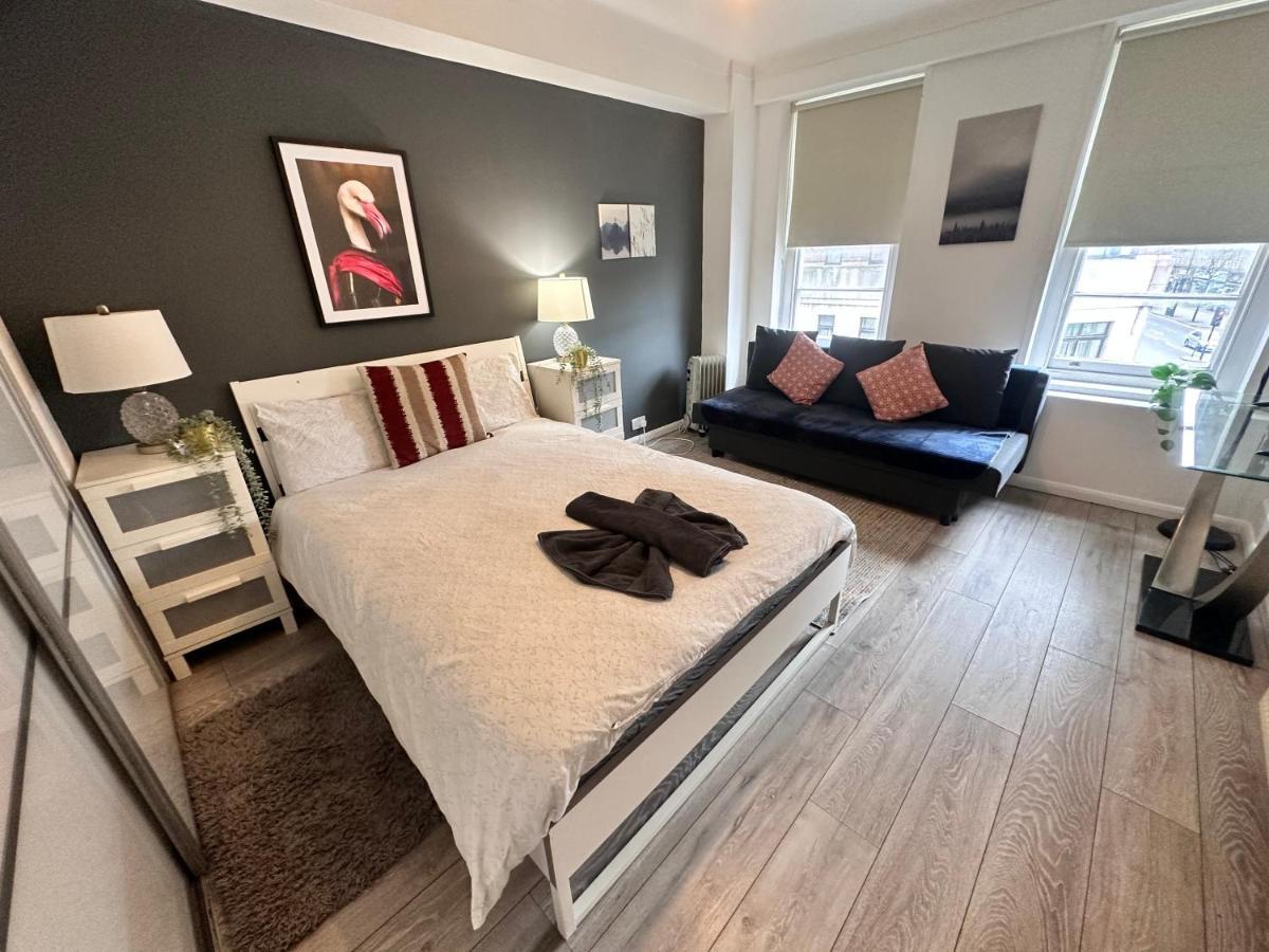 Lovely Compact Budget Flat In Central Apartment